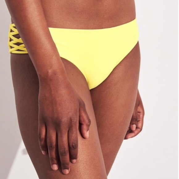 Hollister Tie-front scoop bikini top and bottoms - Picture 7 of 7